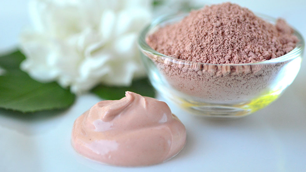 Pink clay in powder to make facial masks