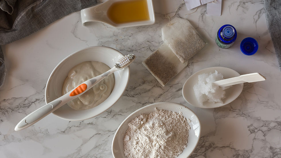 Ingredient to prepare a white clay toothpaste